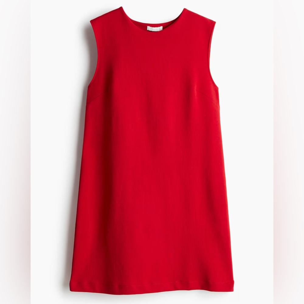 H&M Sleeveless Red Dress. The leghni is above the knee
